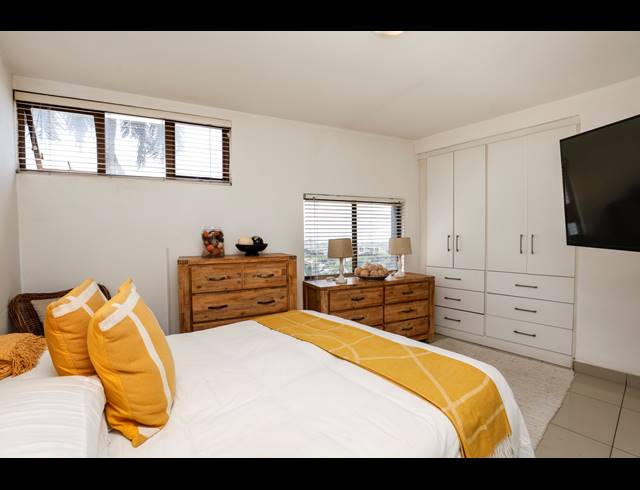 3 BEDROOM APARTMENT FOR SALE IN ESSENWOOD